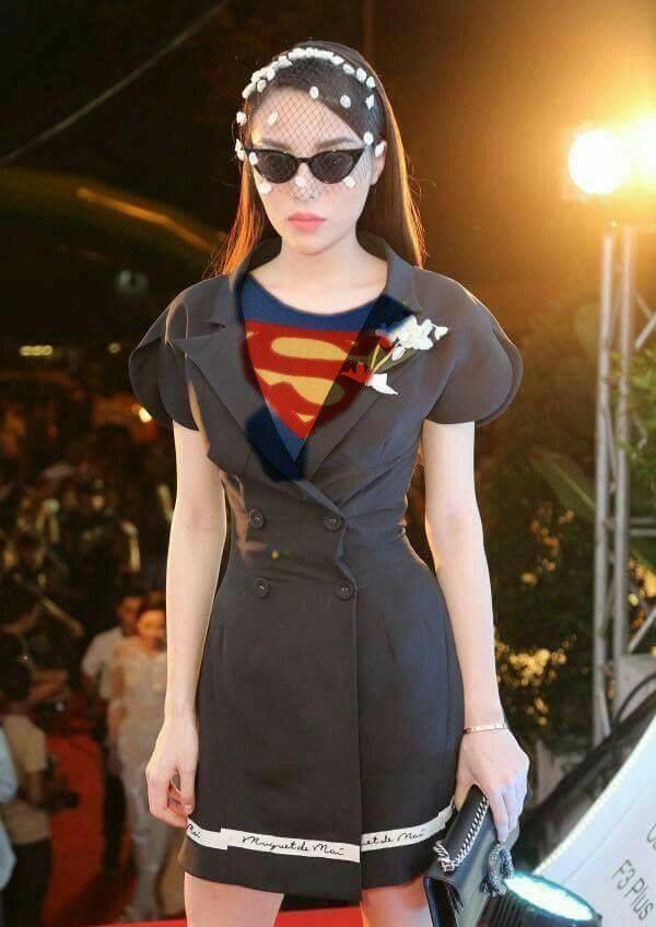 Kỳ Duyên bị ví như siêu nhân giải cứu thế giới khi đeo mạng che mặt, đeo kính râm giữa đêm tối-3