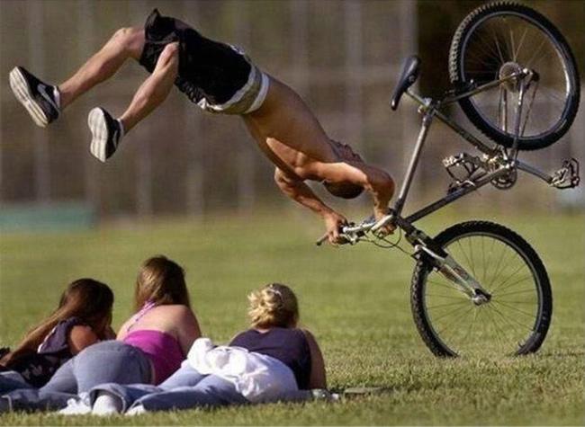 Ảnh hài: Cho chừa cái thói thích tự gí mình vào chỗ bí nhá!-4