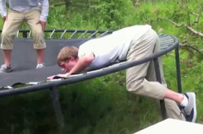 Ảnh hài: Cho chừa cái thói thích tự gí mình vào chỗ bí nhá! (P2)-6