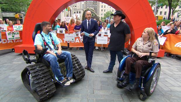 Từ khi vợ bại liệt, đêm nào chồng cũng lẻn ra ngoài, vợ rình xem và ôm mặt khóc khi phát hiện sự thật-5