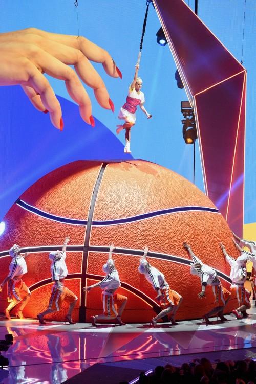 VMAs: Màn trình diễn của Katy đáng lẽ đã hoàn hảo nếu Nicki Minaj chịu… thuộc lời-2