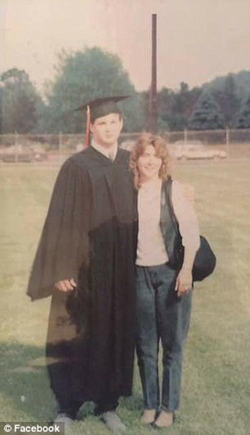 Người phụ nữ mất tích bí ẩn, 28 năm sau cảnh sát phát hiện cột bê tông 3 tấn đầy khả nghi-4