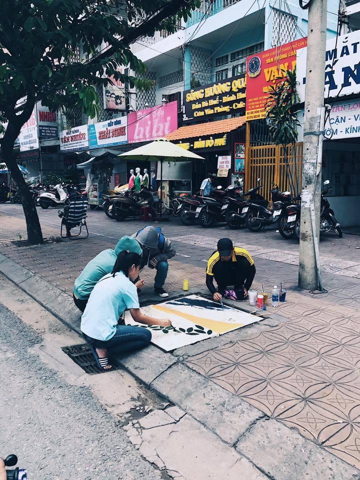 Những nắp cống ‘nở hoa’ thu hút hàng nghìn lượt theo dõi của cư dân mạng-7