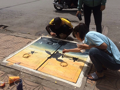 Những nắp cống ‘nở hoa’ thu hút hàng nghìn lượt theo dõi của cư dân mạng