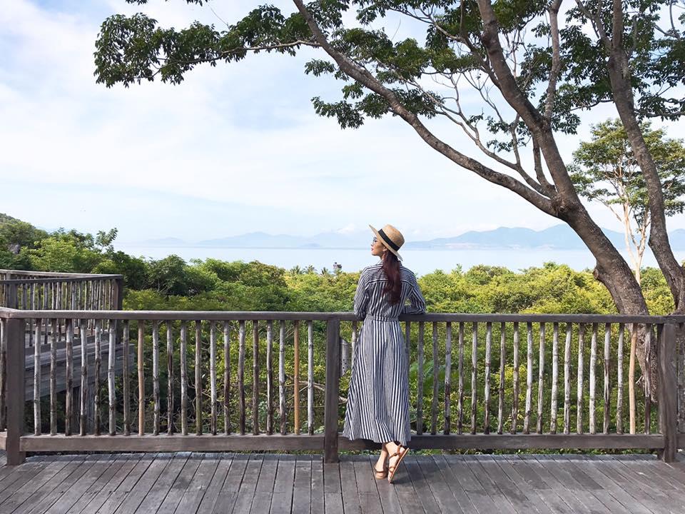 Tin sao Việt 28/8: Tóc Tiên bán nude quyến rũ - Ngọc Trinh sưng mặt vì nhổ răng-7