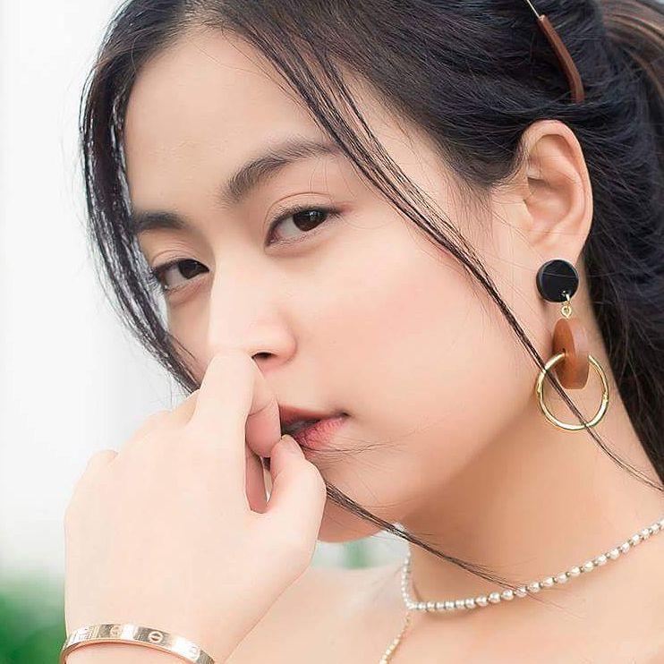 Tin sao Việt 28/8: Tóc Tiên bán nude quyến rũ - Ngọc Trinh sưng mặt vì nhổ răng-6