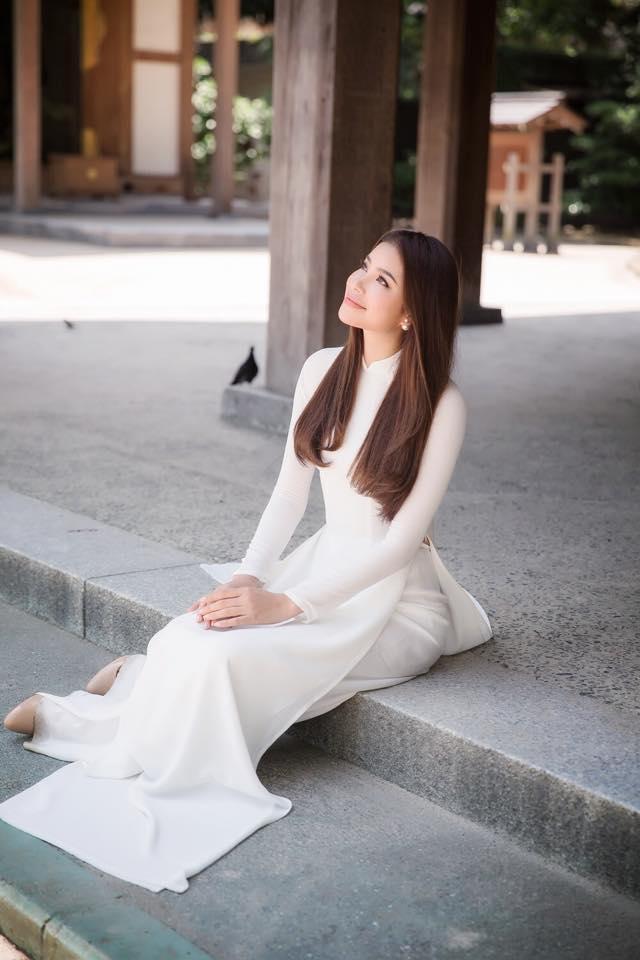 Tin sao Việt 28/8: Tóc Tiên bán nude quyến rũ - Ngọc Trinh sưng mặt vì nhổ răng-4