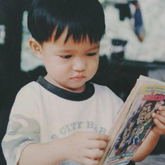 Lộ ảnh xinh trai hiếm có thời chưa thẩm mỹ của Hoa hậu chuyển giới Thái Lan-3