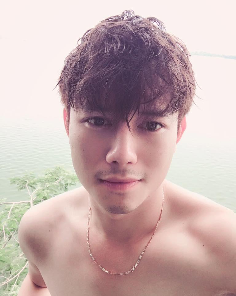 Tin sao Việt 28/8: Tóc Tiên bán nude quyến rũ - Ngọc Trinh sưng mặt vì nhổ răng-11