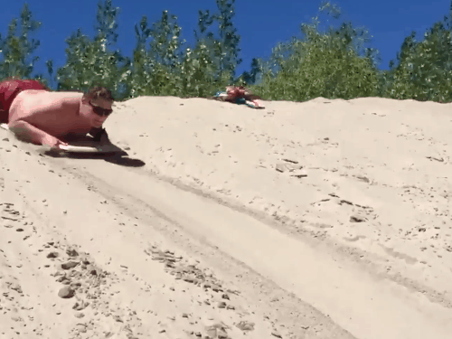 Clip hài: Những tình huống 'khó đỡ' khi đi biển