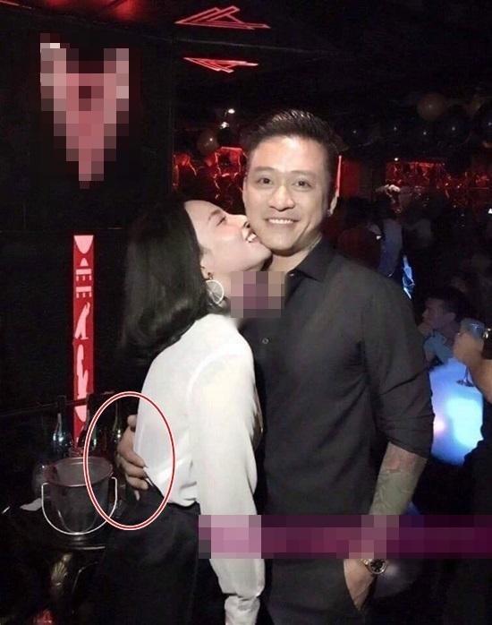 Fan nữ gây sóng gió cho Tuấn Hưng đâu chỉ có một người, xem loạt ảnh dưới đây thì biết-1