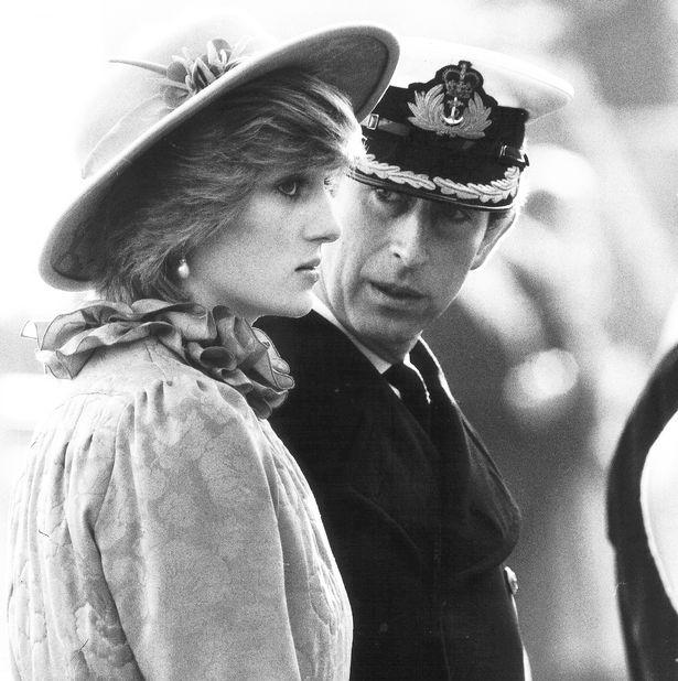 Những cột mốc hôn nhân đáng nhớ của Công nương Diana qua ống kính nhiếp ảnh Hoàng gia-7