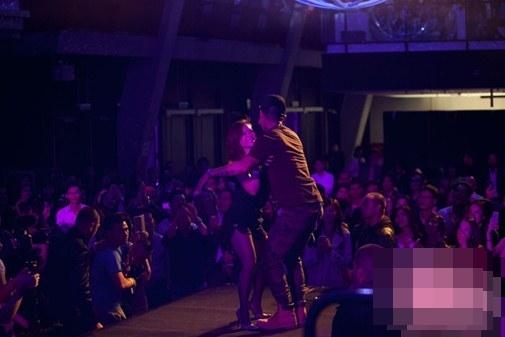 Fan nữ gây sóng gió cho Tuấn Hưng đâu chỉ có một người, xem loạt ảnh dưới đây thì biết-5