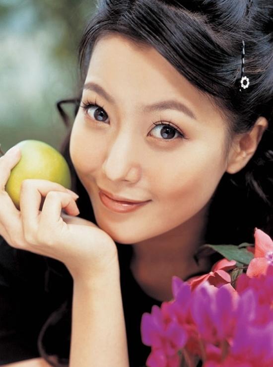 Kim Hee Sun: Nữ hoàng truyền hình từng muốn bỏ nghề vì con gái bị chê xấu-2