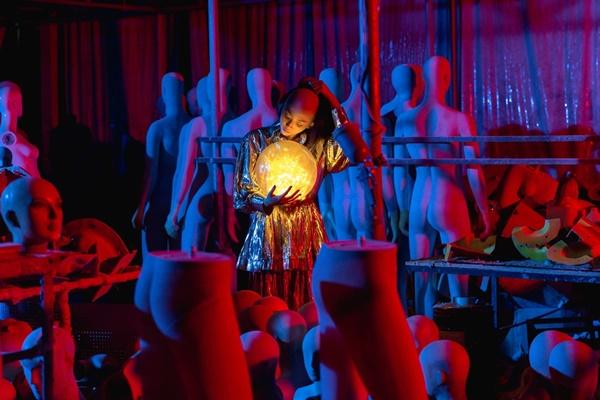 Tóc Tiên gây choáng với hình ảnh cạo trọc đầu trong MV mới-2