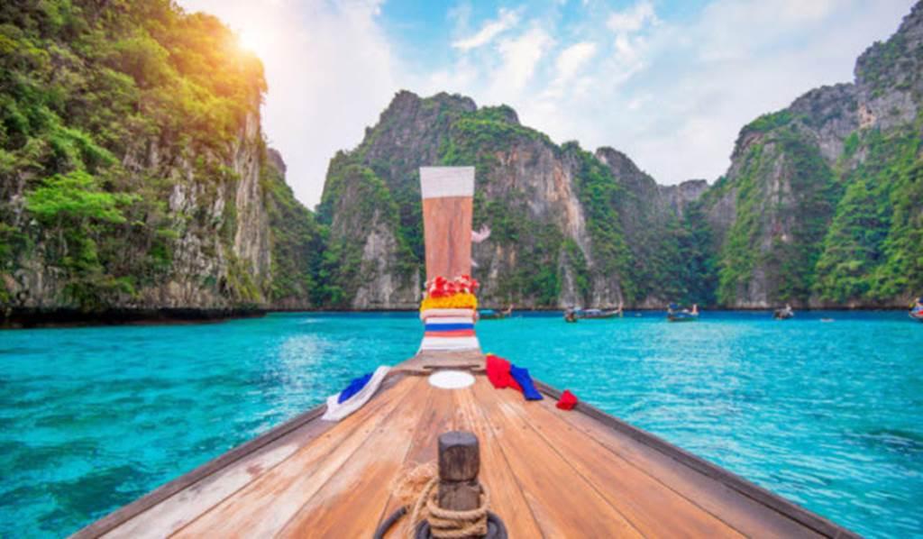 10 điểm du lịch nổi tiếng bị du khách tàn phá không thương tiếc-4