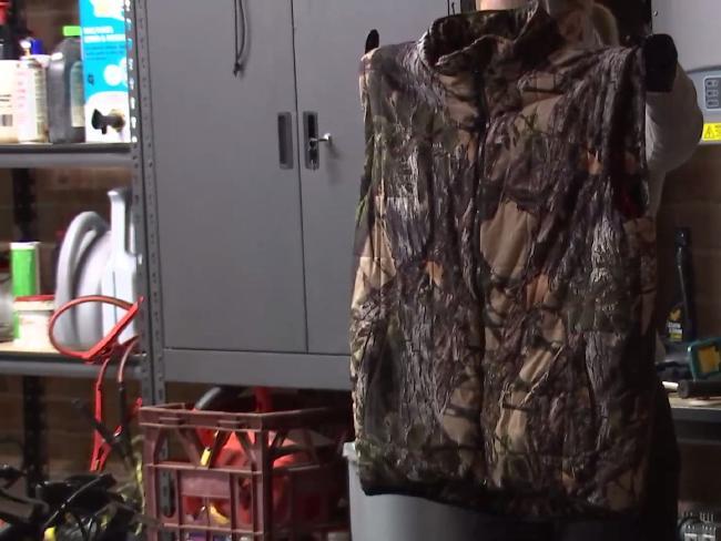 Xem điện thoại của chồng, vợ chết lặng khi phát hiện tội ác của chồng với bé gái 12 tuổi-2