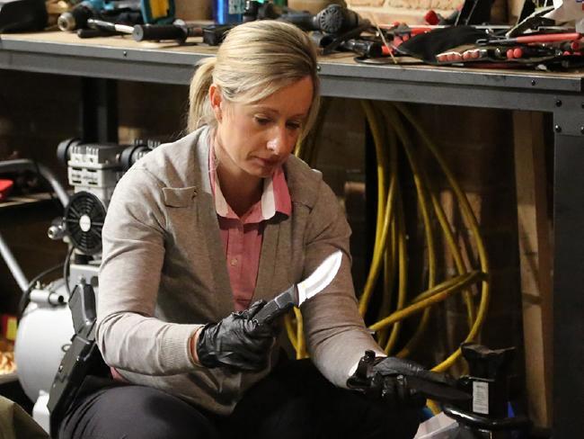 Xem điện thoại của chồng, vợ chết lặng khi phát hiện tội ác của chồng với bé gái 12 tuổi-3