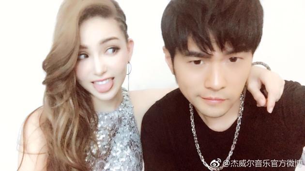 Châu Kiệt Luân đăng ảnh nịnh vợ nhân ngày tình nhân Trung Quốc-1