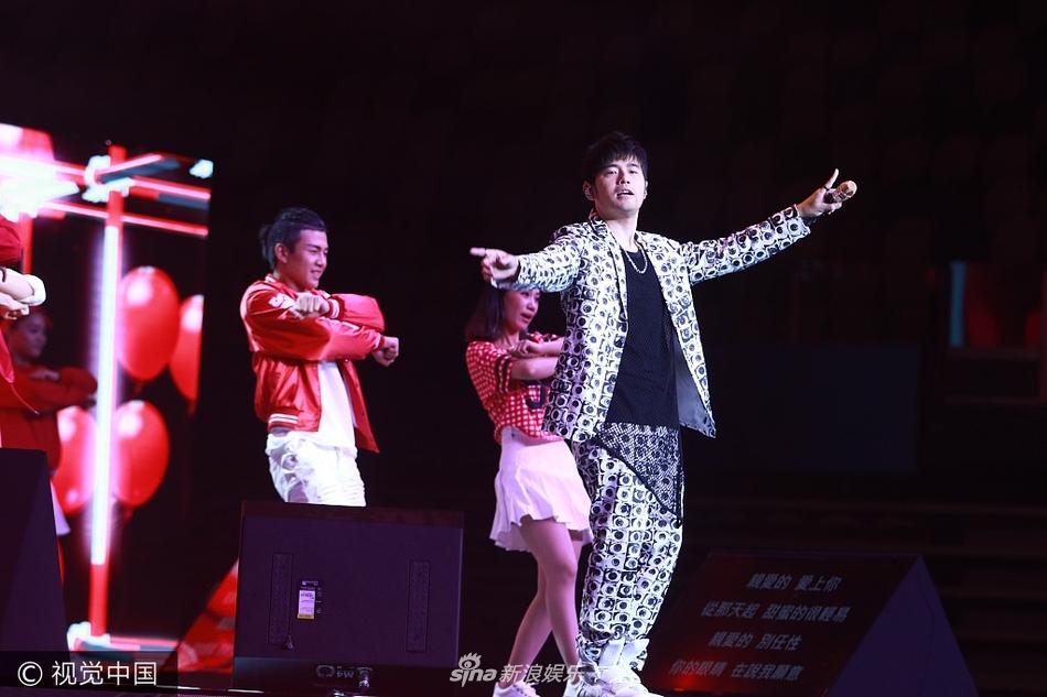 Châu Kiệt Luân đăng ảnh nịnh vợ nhân ngày tình nhân Trung Quốc-5