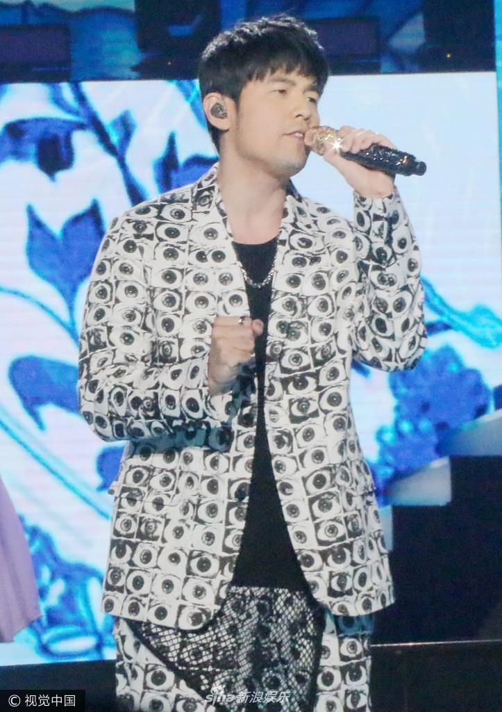 Châu Kiệt Luân đăng ảnh nịnh vợ nhân ngày tình nhân Trung Quốc-7