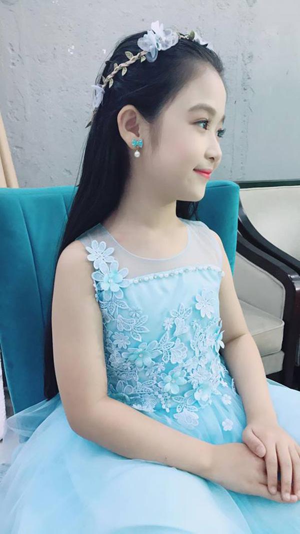 Vẻ đẹp thiên thần của bé gái mới nổi được cho là xinh hơn Hoa khôi nhí Cần Thơ-7