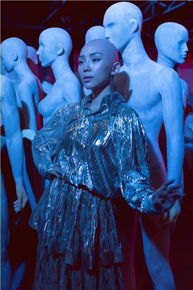 Mặc lại áo của Hoàng Thùy, Tóc Tiên vẫn chứng tỏ đẳng cấp thời trang ít mỹ nhân bì kịp-10