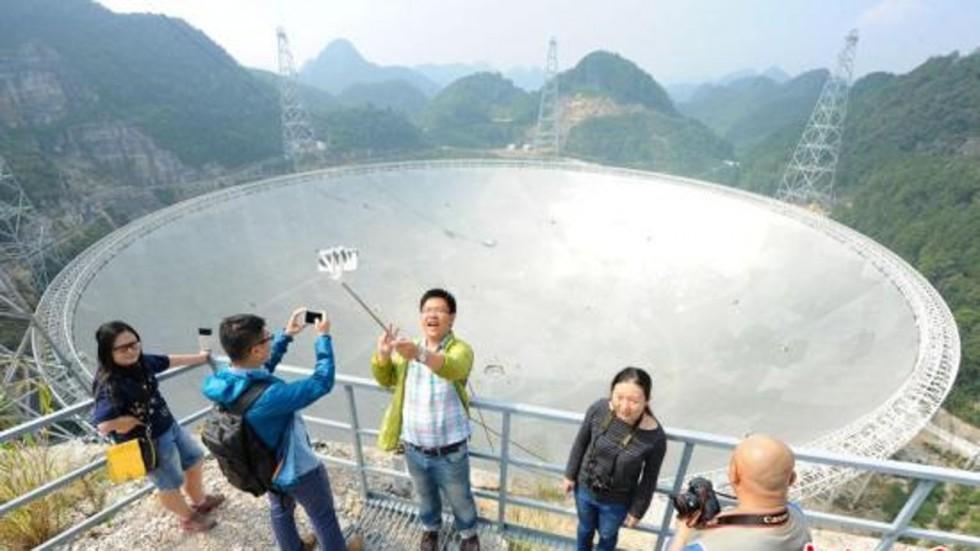 Du khách đổ xô tìm người ngoài hành tinh tại đài thiên văn lớn nhất thế giới-1