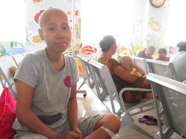 Nước mắt người mẹ trẻ ung thư chưa một lần được ẵm đứa con khát sữa-2