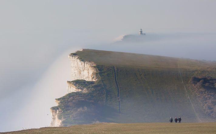 Những địa điểm đẹp lạ lùng trong sương mù, lốc xoáy-3