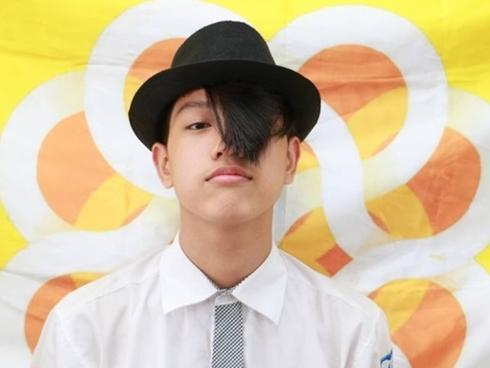 Xuất hiện vài giây trong chung kết Olympia, nam sinh trường Ams khiến các cô gái xin link bằng được