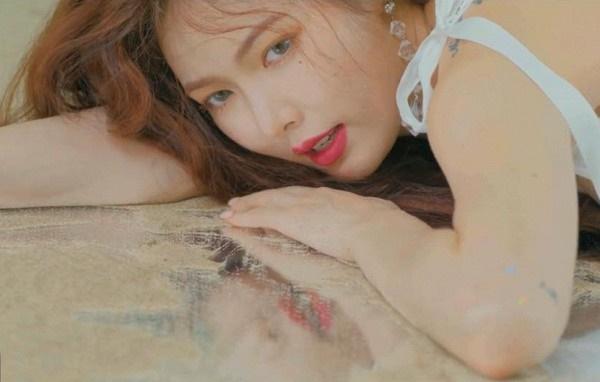 HyunA tung hit ‘gây nghiện’, tiến hóa ngược trong MV tái xuất-4