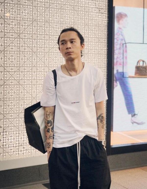 Khánh Linh The Face gây shock với bức ảnh bạn trai sờ vòng 3 trong nhà vệ sinh-5