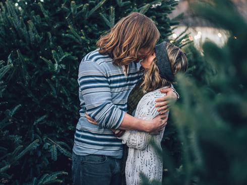 Có thể thời gian không làm lành vết thương, nhưng sẽ mặc vào trái tim bạn một mảnh áo giáp