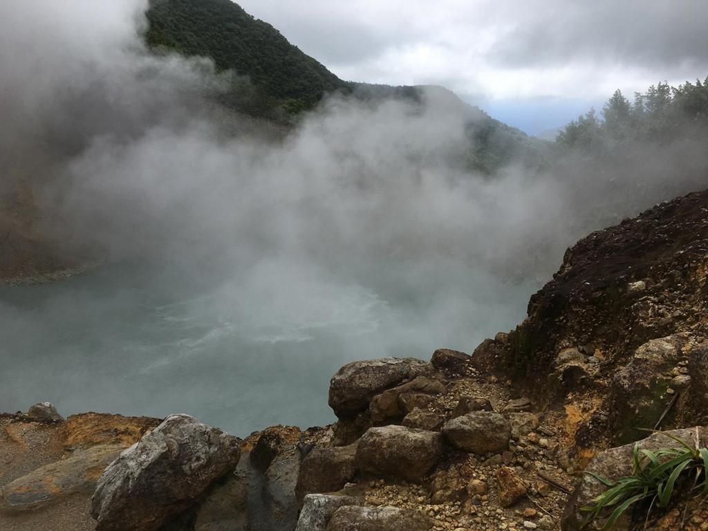 Những sông hồ sôi sùng sục luộc được trứng-9