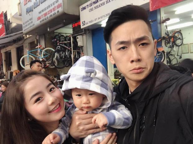 Ba cặp bố mẹ trai xinh gái đẹp hội tụ gây sốt mạng xã hội-3