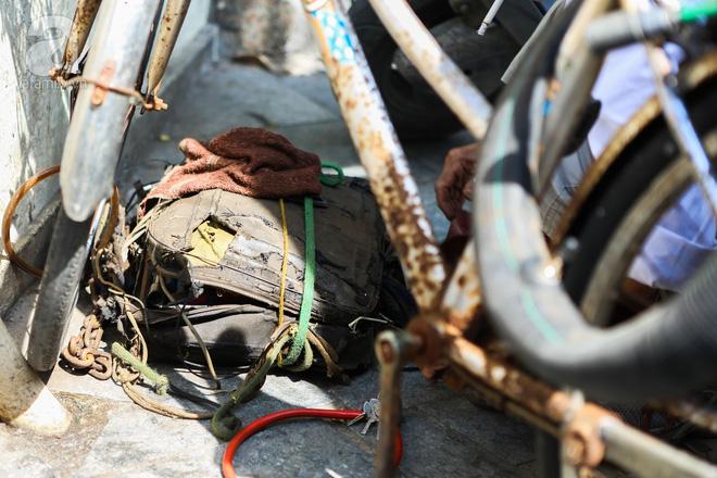 Sống khổ trong nhà phố cổ nằm trên nóc WC: Khi yêu đương vương mùi xú khí, bếp ăn ở cạnh bồn cầu-14