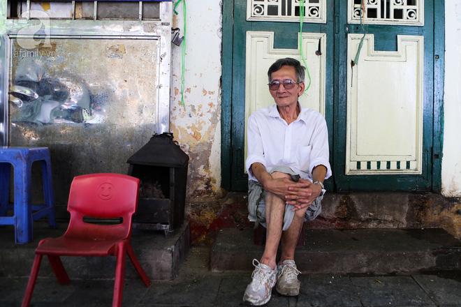 Sống khổ trong nhà phố cổ nằm trên nóc WC: Khi yêu đương vương mùi xú khí, bếp ăn ở cạnh bồn cầu-8