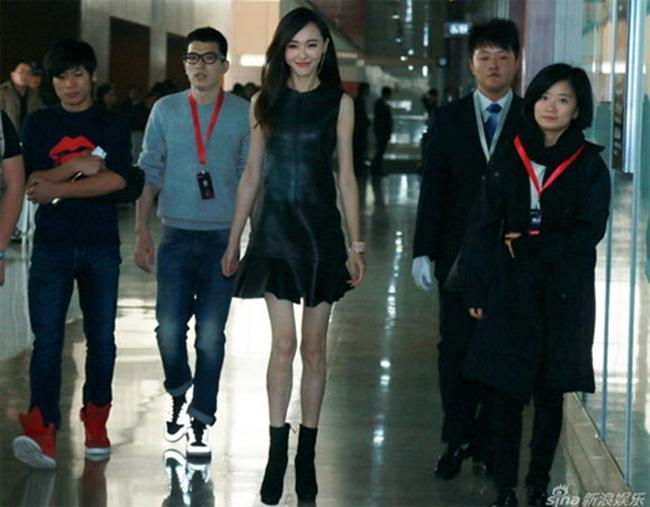 Nhiều khi phụ nữ béo không xấu, mà gầy mặc đồ mới thành thảm thê-12