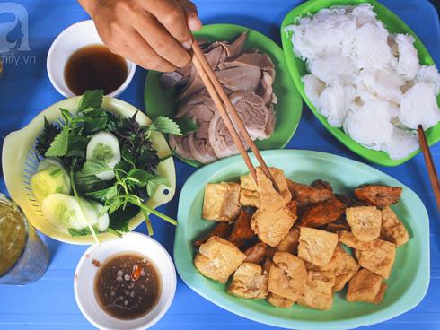 Mẹo bóc vỏ tôm chín cực nhanh không dùng tay-1