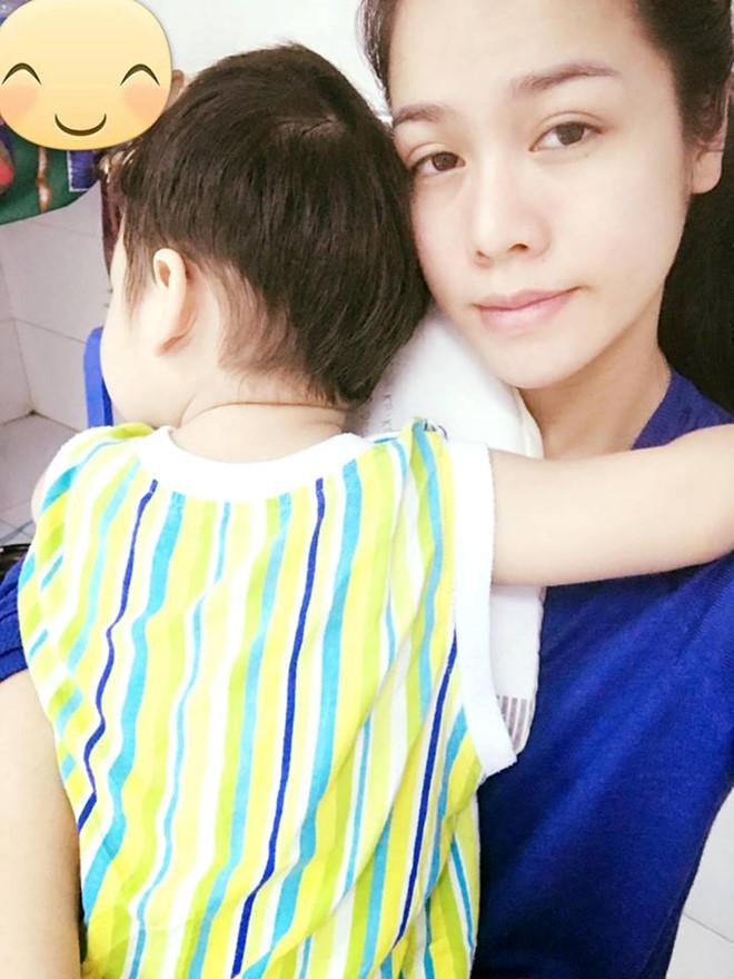 Nhật Kim Anh vẫn bị cứng mặt và vai sau cơn tai biến-1