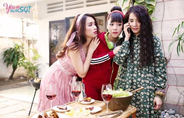 Ái Phương dạy Nhã Phương 5 kiểu hôn cực bá đạo-7