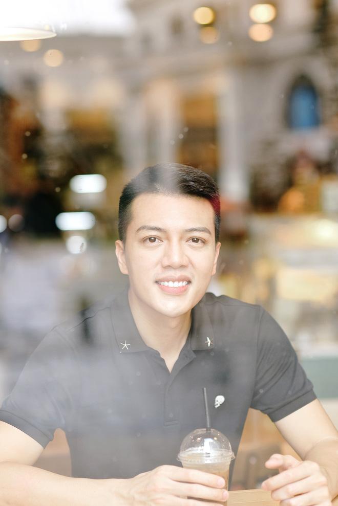 Chàng bác sĩ thẩm mỹ điển trai và chuyện trùng tu nhan sắc cho các hot girl-3