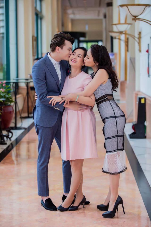 Tuổi 56, bà mẹ chồng giỏi ăn hiếp con dâu nhất Việt Nam vẫn mặc gì cũng được khen đẹp-10