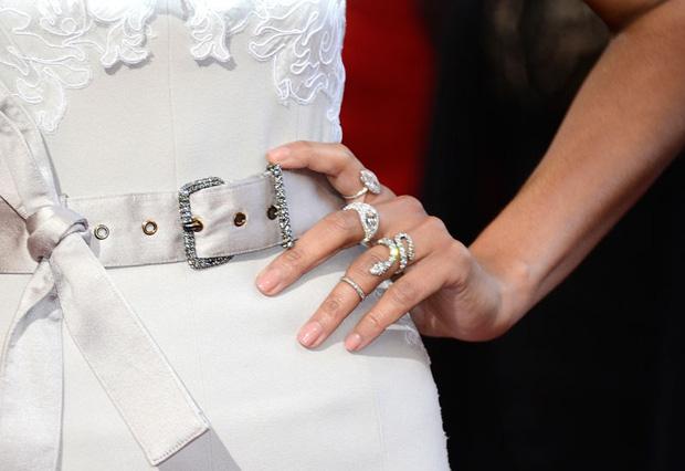 Kim cương chất đầy bồn tắm Taylor Swift trong MV là hàng thật, trị giá tới 220 tỷ đồng!-3