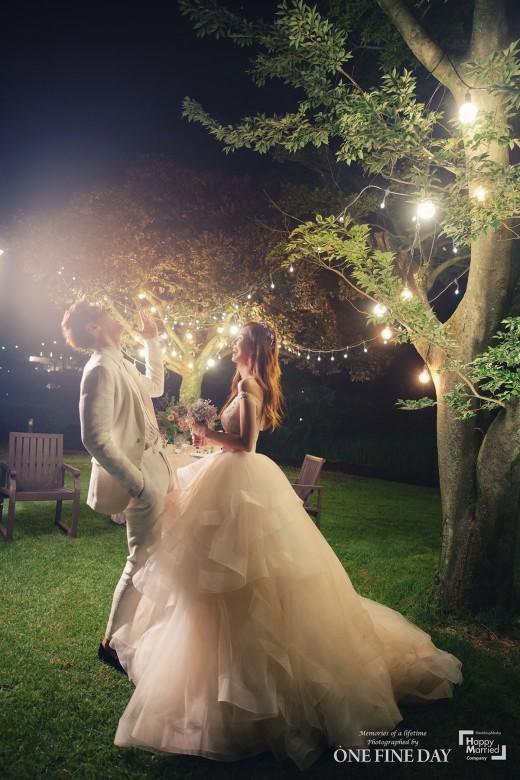 Sao Hàn 30/8: Lộ bức ảnh hiếm hoi của bà bầu Kim Tae Hee trước khi lâm bồn-7