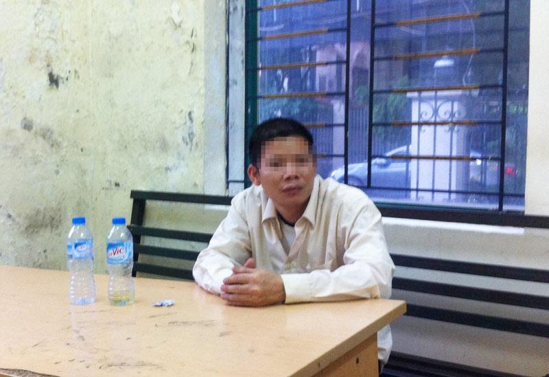 Khởi tố kẻ đánh rách môi nữ nhân viên phun thuốc diệt muỗi-1