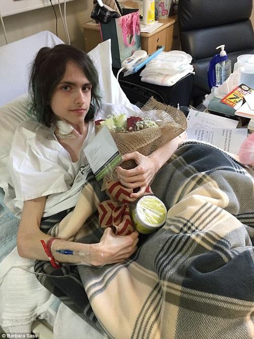 5 cô gái trẻ xinh đẹp hóa bộ xương khô vì giảm cân quá mức-5