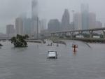 Clip: Siêu bão thập kỷ Harvey nhấn chìm thành phố Houston, Mỹ