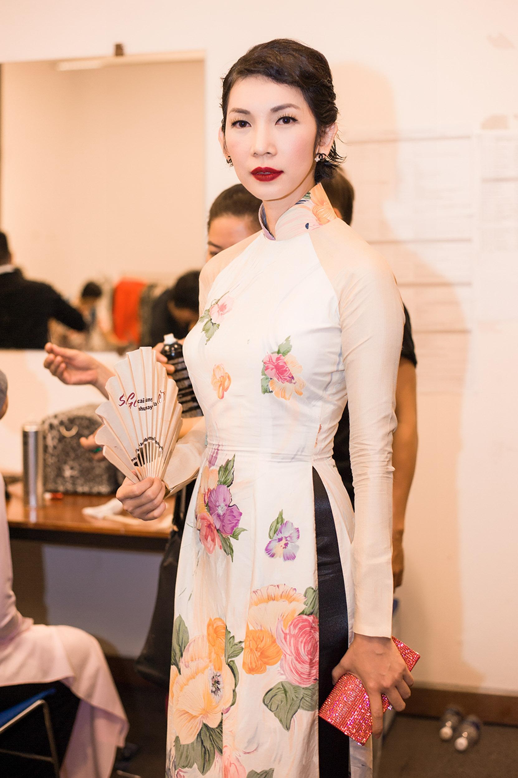 Chuyện ít người biết: Đàm Vĩnh Hưng tự tay ướp nước hoa lên ghế ngồi của khán giả-4